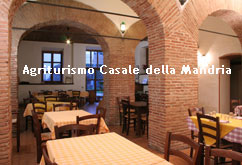 Fotografia dell'interno del ristorante dell'Agriturismo Casale della Mandria